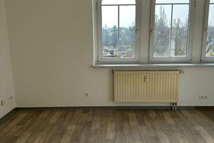 Wohnung Zeulenroda-Triebes Triebes - 3 Zimmer, 75 m&sup2;, 415&euro; | Angebot:27642342