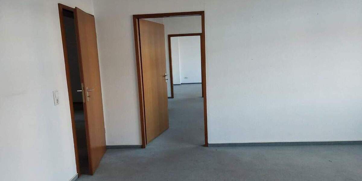 Gewerbeobjekt Saarbrücken St Johann - 5 Zimmer, 120 m&sup2;, 990&euro; | Angebot:26501572