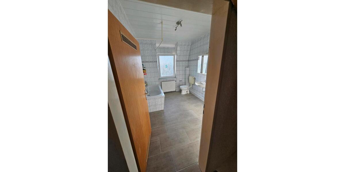 Etagenwohnung Nordenham - 4 Zimmer, 65 m&sup2;, 700&euro; | Angebot:25963603