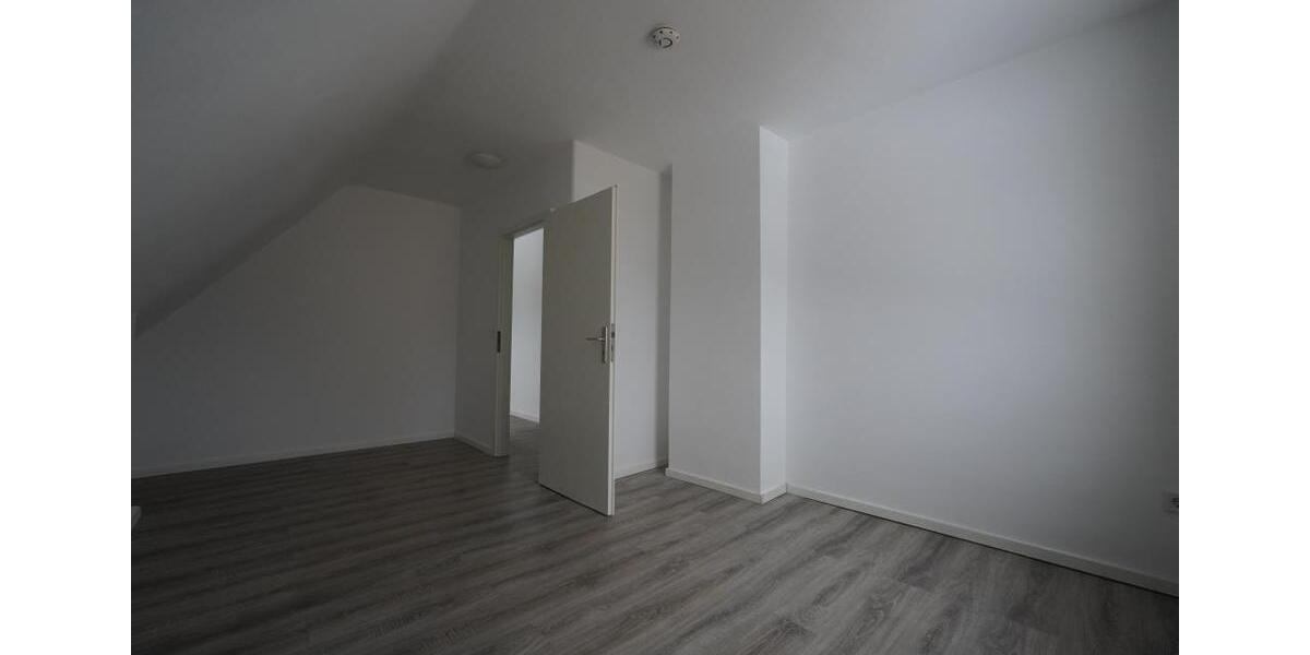 Dachgeschoßwohnung Bebra - 3 Zimmer, 93 m&sup2;, 580&euro; | Angebot:24682533