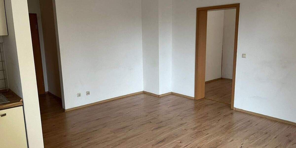 Sehr hübsche 1 12 Zimmer-Wohnung im 1. OG (Aufzug) mit Einbauküche, Balkon und Tiefgaragen-Stellplatz 1 zimmer