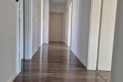 Wohnung Saarlouis - 4 Zimmer, 80 m&sup2;, 750&euro; | Angebot:26348459