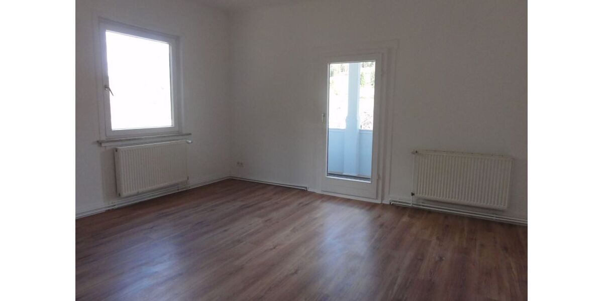 Helle 3-Zimmer-Altbau-Wohnung in zentrumsnaher Aussichtslage (Mietdauer: min. 4 Jahre) 3 zimmer