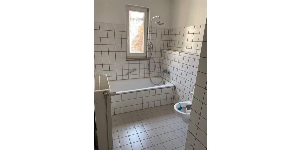 Etagenwohnung Altenburg Altenburg - 3 Zimmer, 110 m&sup2;, 720&euro; | Angebot:25836513