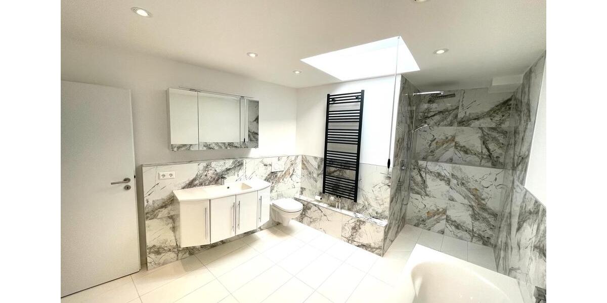 Sehr schöne 4ZKB-Altbauwohnung mit grosser Terrasse & Loft in Dur 4 zimmer