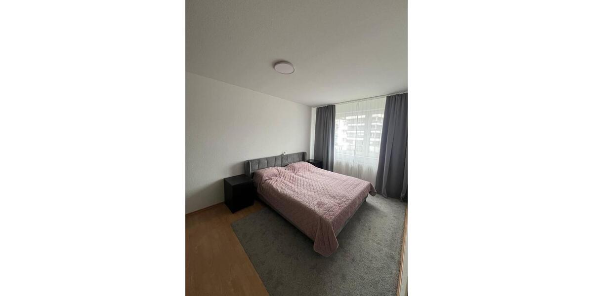 Etagenwohnung Stuttgart Bad Cannstatt - 1 Zimmer, 84 m&sup2;, 1.650&euro; | Angebot:26073129