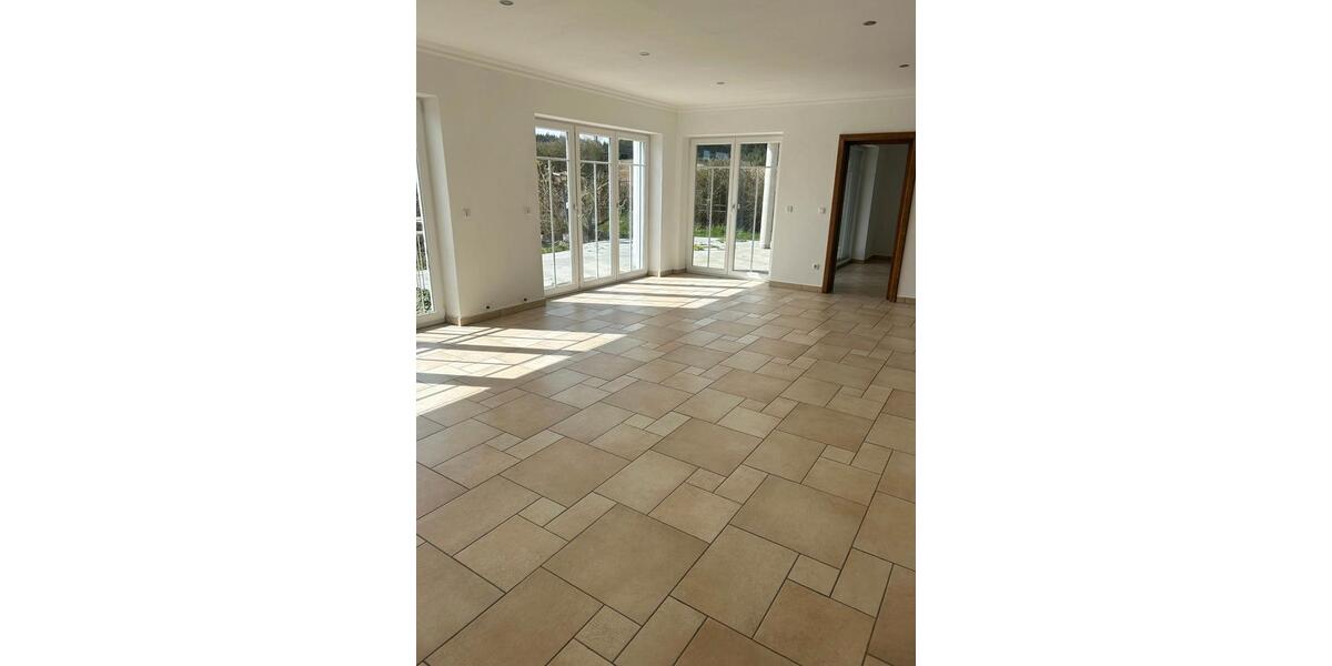 Einfamilienhaus Neumarkt-Sankt Veit Sankt Veit - 9 Zimmer, 240 m&sup2;, 2.400&euro; | Angebot:26252326