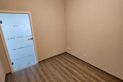 Behandlungsraum in Kosmetikstudio zur Untermiete in Bonn zimmer