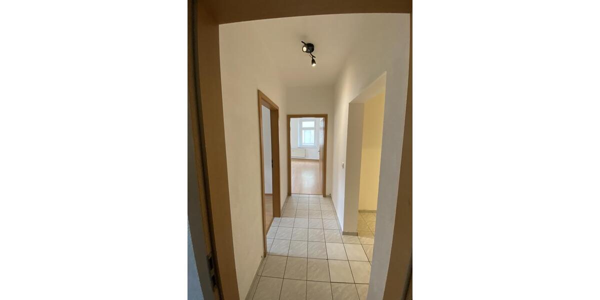 Etagenwohnung Mittweida - 3 Zimmer, 81 m&sup2;, 490&euro; | Angebot:25363723