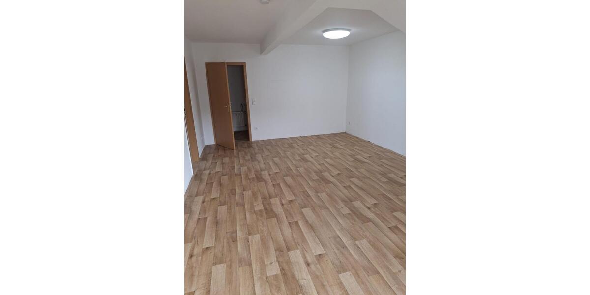 Dachgeschoßwohnung Hemer - 2 Zimmer, 50 m&sup2;, 400&euro; | Angebot:26094730
