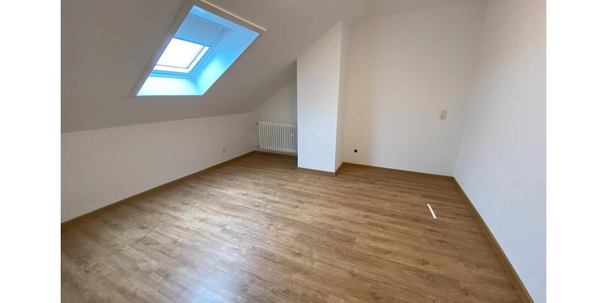 Dachgeschoßwohnung Echternacherbrück - 3 Zimmer, 80 m&sup2;, 790&euro; | Angebot:26444070