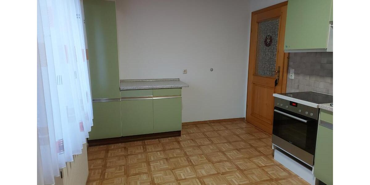 Dachgeschoßwohnung Poppenhausen (Wasserkuppe) - 3 Zimmer, 85 m&sup2;, 750&euro; | Angebot:25752097