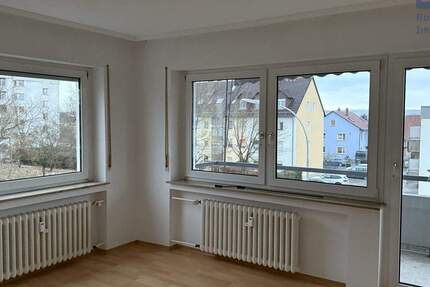 4-Zimmer-Wohnung mit Balkon in Volkach - WOHNBERECHTIGUNGSSCHEIN ERFORDERLICH 4 zimmer