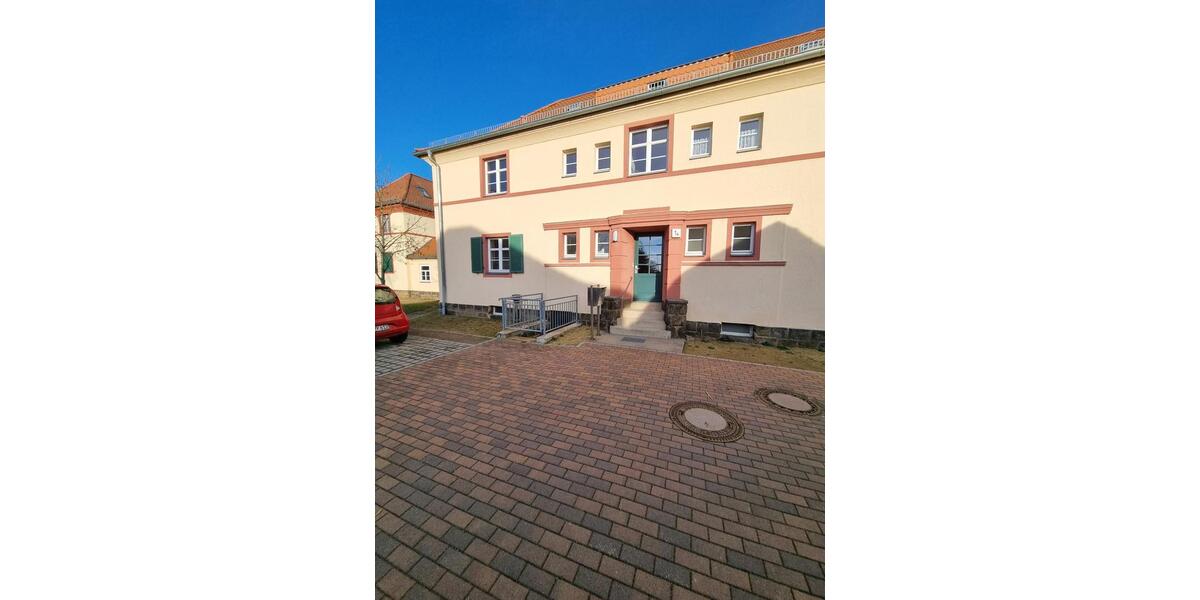 Erdgeschoßwohnung Gröditz - 2 Zimmer, 48 m&sup2;, 280&euro; | Angebot:25646448