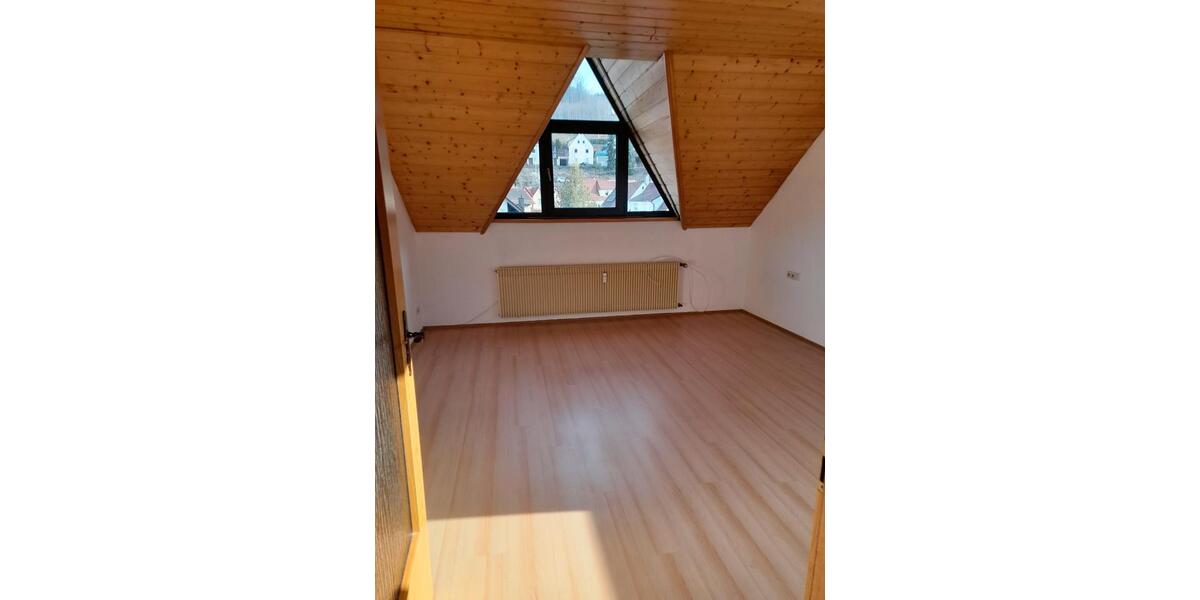 Dachgeschoßwohnung Albstadt Gemarkung Onstmettingen - 2 Zimmer, 55 m&sup2;, 500&euro; | Angebot:26507783