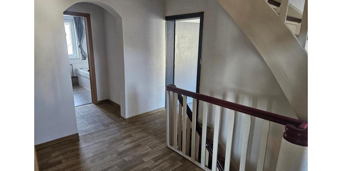 Einfamilienhaus Breidenbach - 4 Zimmer, 160 m&sup2;, 950&euro; | Angebot:25581567