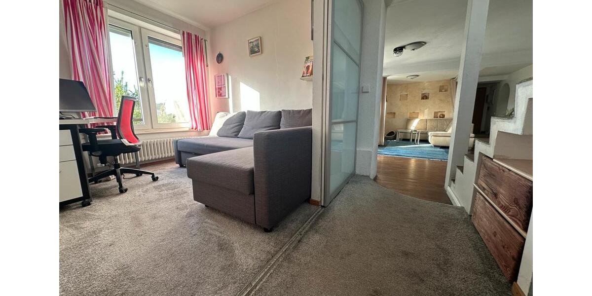 Maisonettenwohnung Stuttgart Vaihingen - 5 Zimmer, 140 m&sup2;, 2.150&euro; | Angebot:26548944