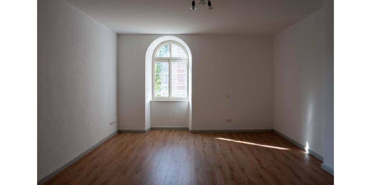 Erdgeschoßwohnung Deggendorf - 3 Zimmer, 122 m&sup2;, 1.099&euro; | Angebot:26618015