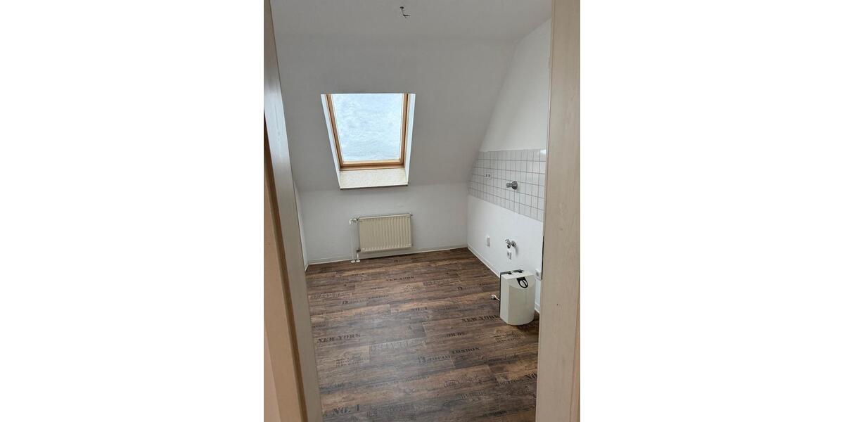 Dachgeschoßwohnung Aschersleben - 3 Zimmer, 66 m&sup2;, 430&euro; | Angebot:24862412