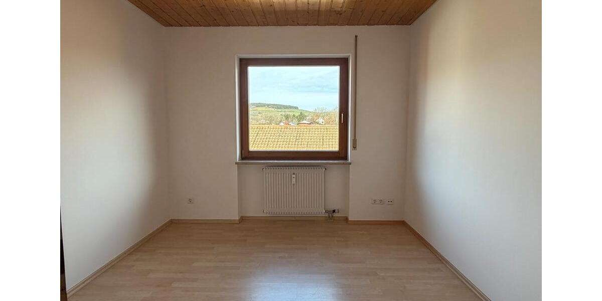 Dachgeschoßwohnung Engen - 3.5 Zimmer, 120 m&sup2;, 1.190&euro; | Angebot:26339973