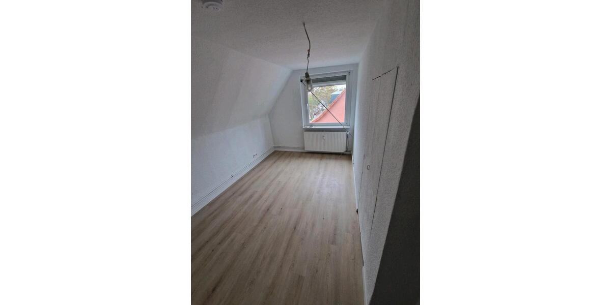Dachgeschoßwohnung Braunschweig Wabe-Schunter-Beberbach - 2 Zimmer, 76 m&sup2;, 900&euro; | Angebot:26248122