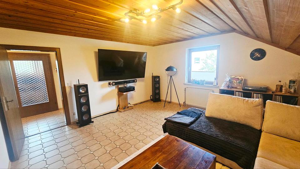 Dachgeschoßwohnung Mallersdorf-Pfaffenberg Pfaffenberg - 3.5 Zimmer, 120 m&sup2;, 800&euro; | Angebot:26624053