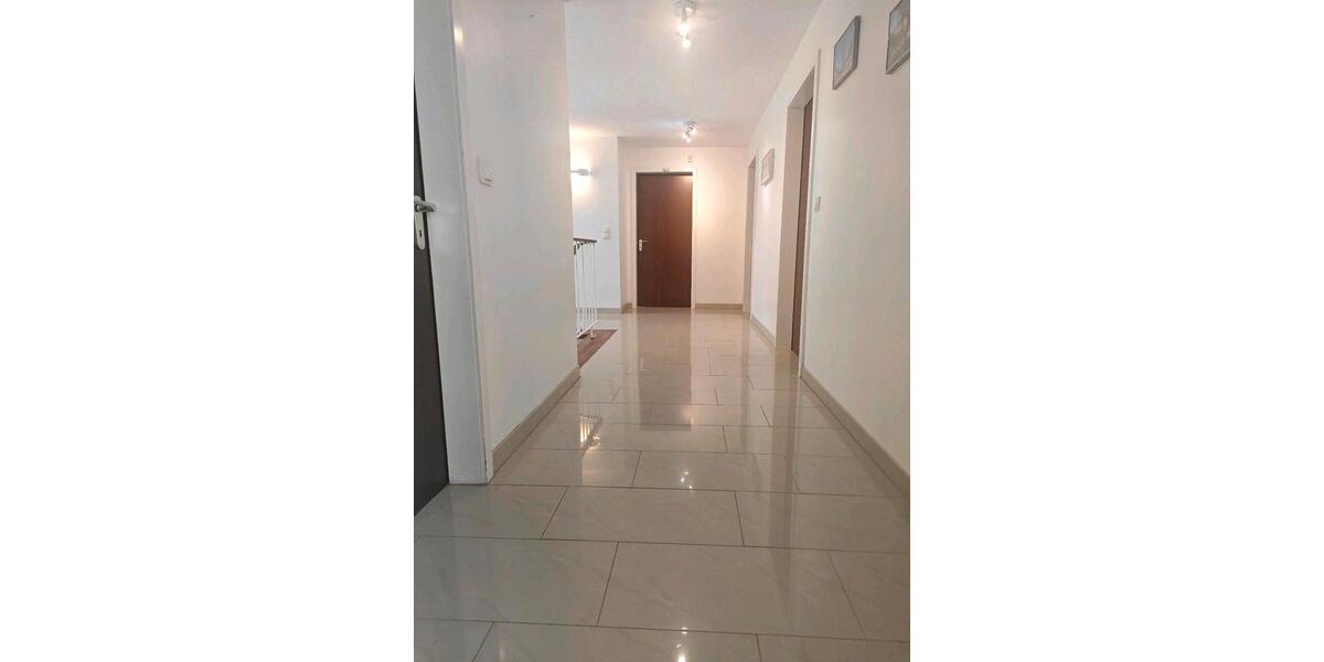 Einfamilienhaus Jüchen - 5 Zimmer, 200 m&sup2;, 3.900&euro; | Angebot:26248497