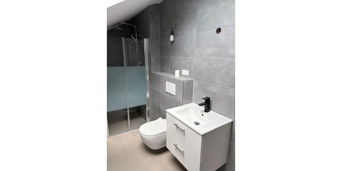 Dachgeschoßwohnung Wächtersbach - 3 Zimmer, 90 m&sup2;, 1.100&euro; | Angebot:26597615