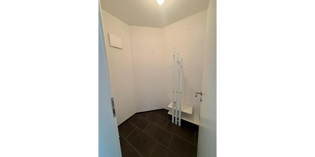 Dachgeschoßwohnung Bad Oeynhausen Rehme - 2 Zimmer, 80 m&sup2;, 820&euro; | Angebot:26297454