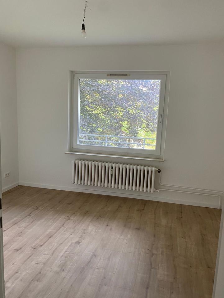 Frisch Saniert! Schöne 3 Zimmer Wohnung