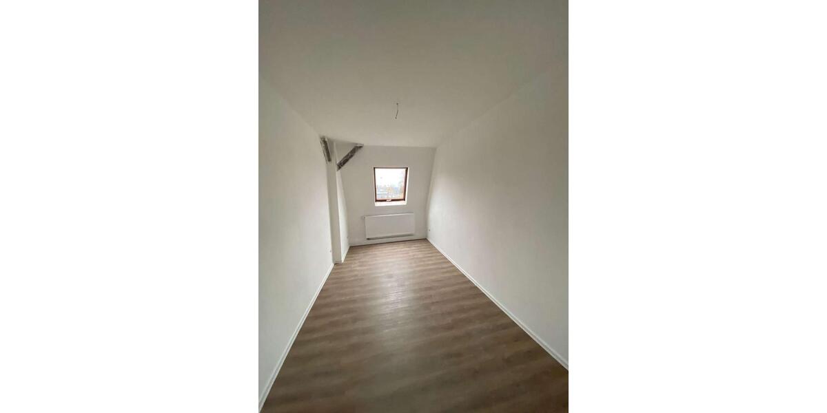 Dachgeschoßwohnung Zwickau Zwickau-Nord - 4 Zimmer, 100 m&sup2;, 730&euro; | Angebot:25974104