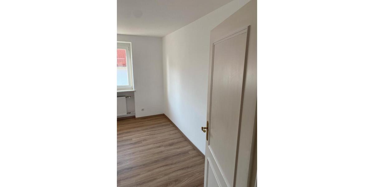 Etagenwohnung Vilsbiburg - 3 Zimmer, 84 m&sup2;, 930&euro; | Angebot:24551272