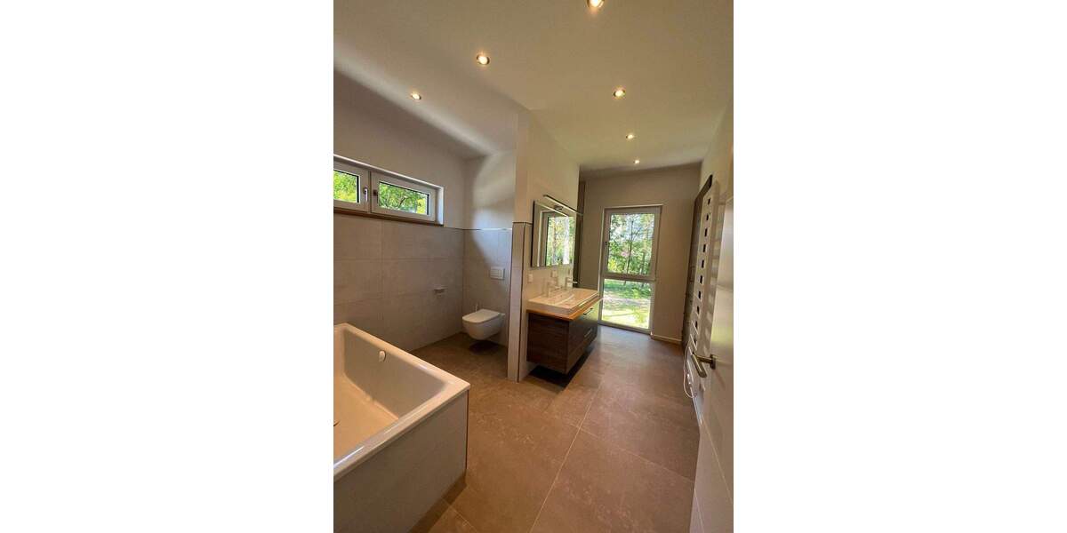 Einfamilienhaus Schwerin - 4 Zimmer, 139 m&sup2;, 2.100&euro; | Angebot:25262671