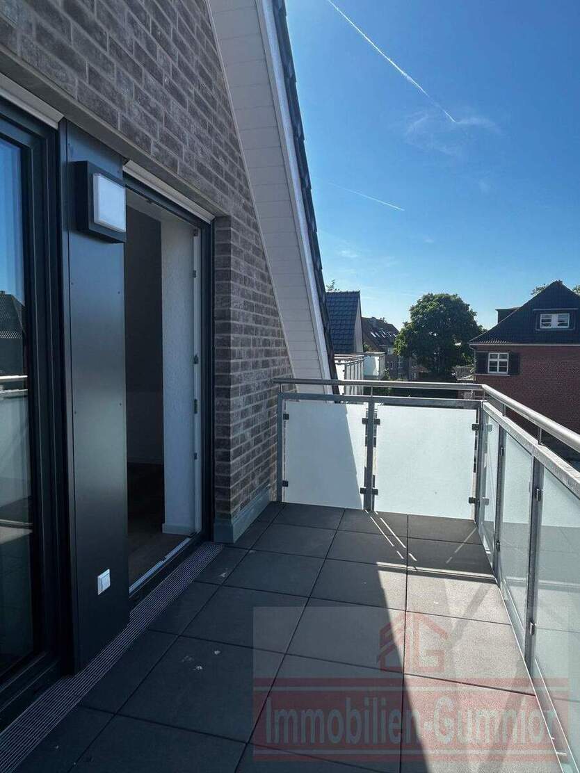 IMMOBILIEN GUMNIOR präsentiert: helle 3-Zimmer-Dachgeschosswohnung in Rheine 3 zimmer