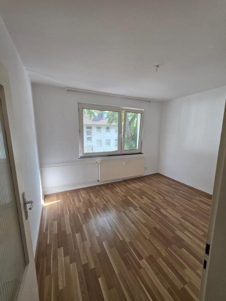 3 Zimmer Wohnung mit Balkon zimmer