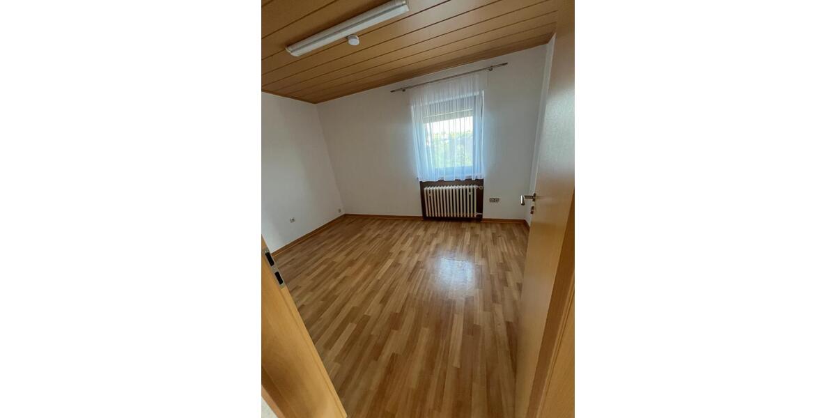 Etagenwohnung Aßlar - 4 Zimmer, 90 m&sup2;, 970&euro; | Angebot:26699260