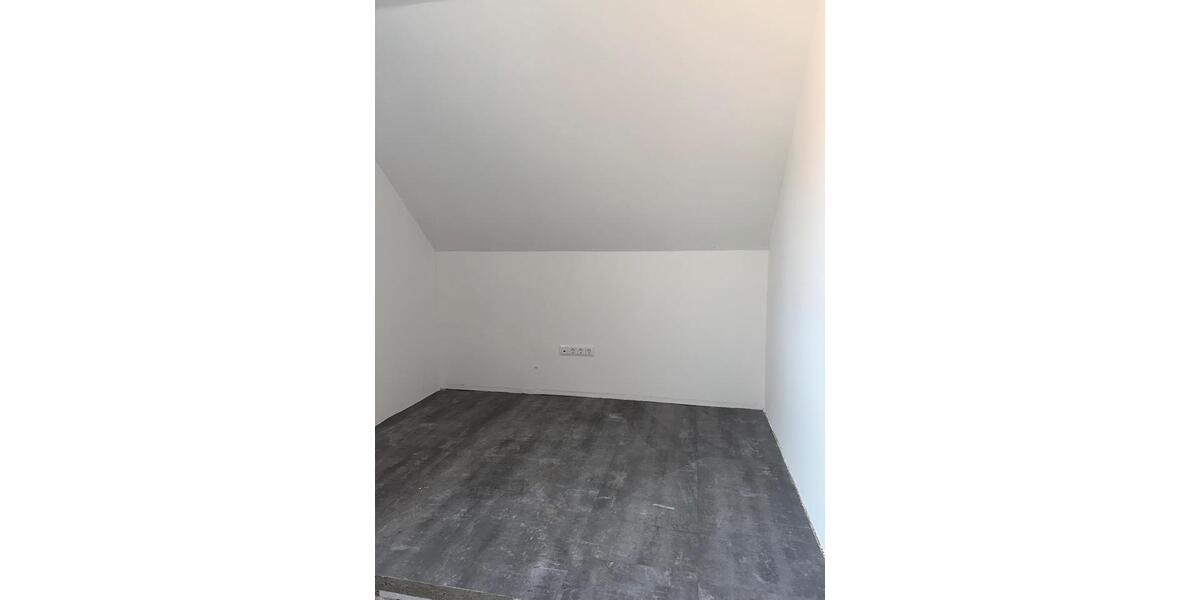 Dachgeschoßwohnung Loxstedt - 2.5 Zimmer, 94 m&sup2;, 1.100&euro; | Angebot:25012529