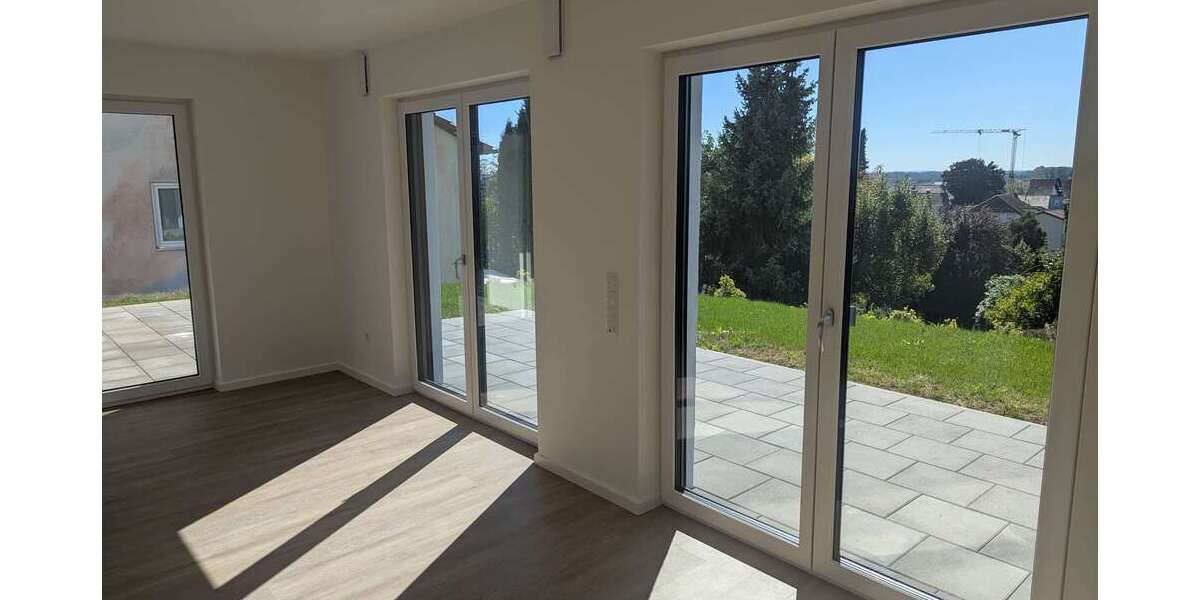 Etagenwohnung Deggendorf - 3 Zimmer, 86 m&sup2;, 1.035&euro; | Angebot:26649760