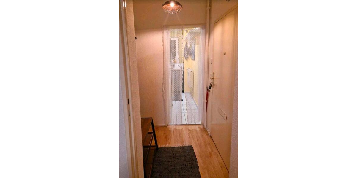 Hochparterre Duisburg Ruhrort - 1 Zimmer, 32 m&sup2;, 1.050&euro; | Angebot:26143086