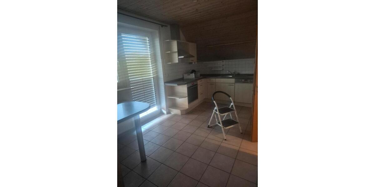 Etagenwohnung Finningen - 4 Zimmer, 90 m&sup2;, 920&euro; | Angebot:26439408