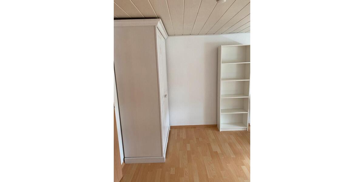 Dachgeschoßwohnung Gießen Wieseck - 15 Zimmer, 15 m&sup2;, 420&euro; | Angebot:25790590