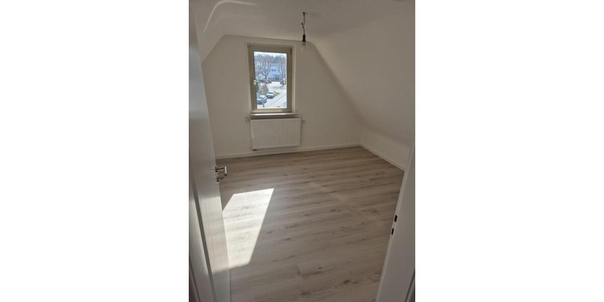 Einfamilienhaus Budenheim - 6 Zimmer, 240 m&sup2;, 2.190&euro; | Angebot:25949525