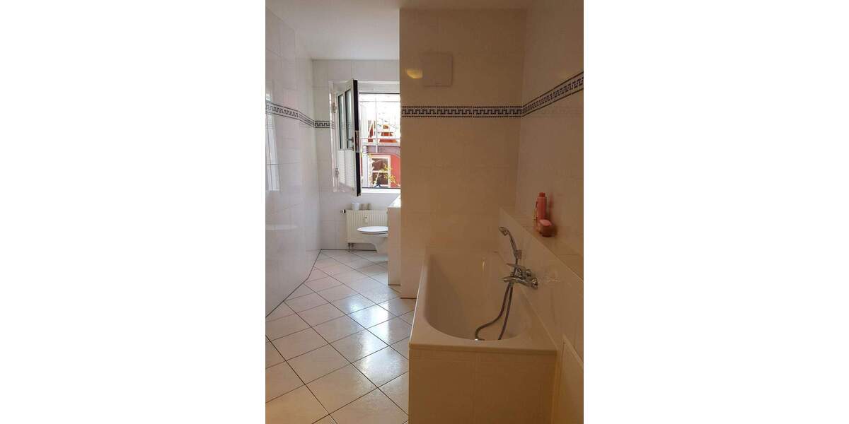 Etagenwohnung Lörrach Untertüllingen - 3 Zimmer, 118 m&sup2;, 1.300&euro; | Angebot:25703791