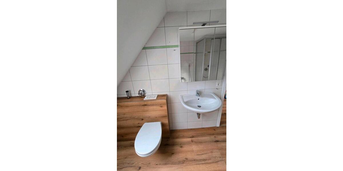 ++ neu renoviert ++ WG-Zimmer Wohngemeinschaft Zimmer in Landshut 4.5 zimmer