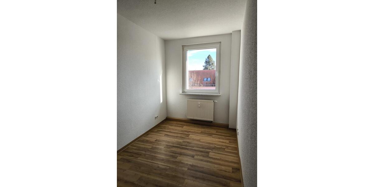 Etagenwohnung Groitzsch - 3 Zimmer, 60 m&sup2;, 380&euro; | Angebot:25804810
