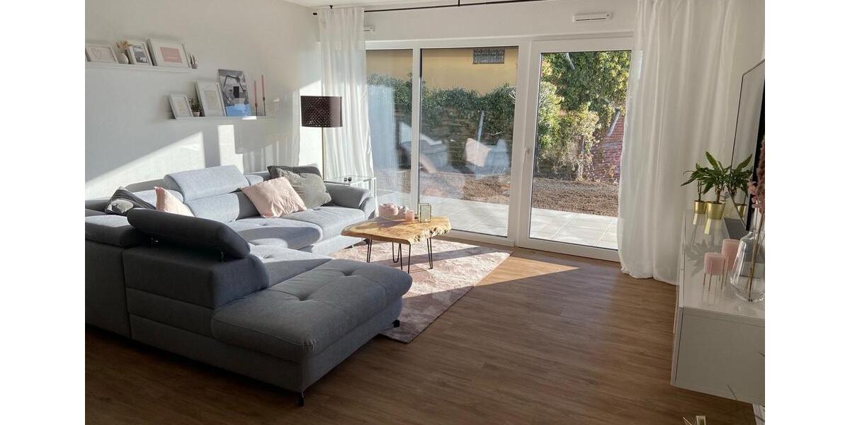 Moderne 2-Zimmer-Wohnung mit Terrasse, Einbauküche und Stellplatz 2 zimmer