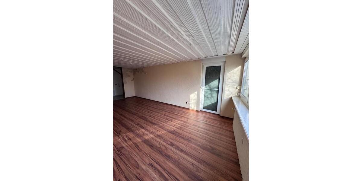 Erdgeschoßwohnung Lampertheim - 3 Zimmer, 100 m&sup2;, 990&euro; | Angebot:24781051