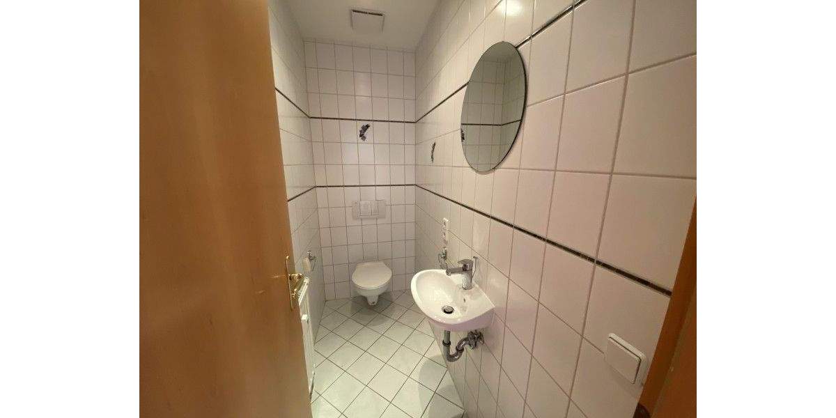 STARK! Neu renovierte 4 Raum Wohnung mit Balkon! 4 zimmer