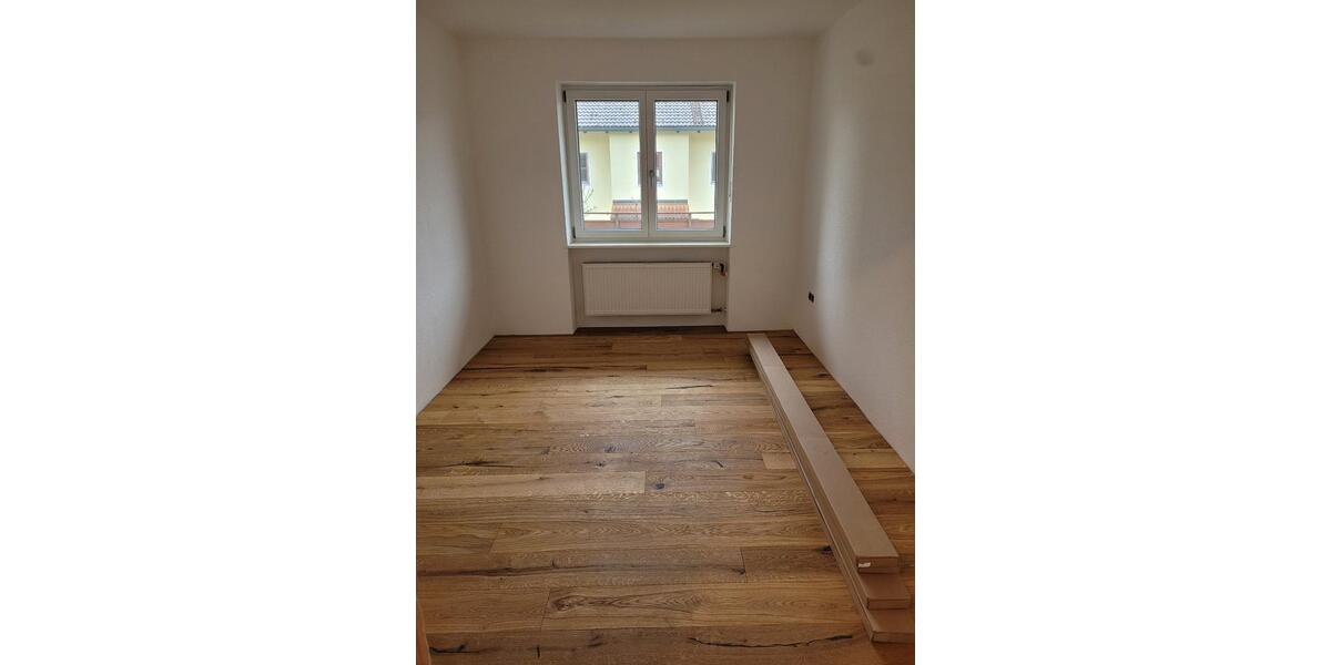 Einfamilienhaus Palling - 8 Zimmer, 2.200&euro; | Angebot:23250900