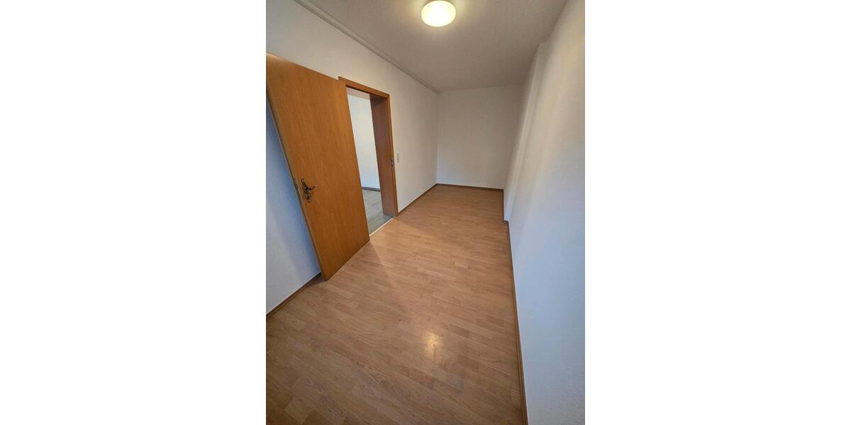 Etagenwohnung Lichtentanne - 3 Zimmer, 86 m&sup2;, 800&euro; | Angebot:25021715